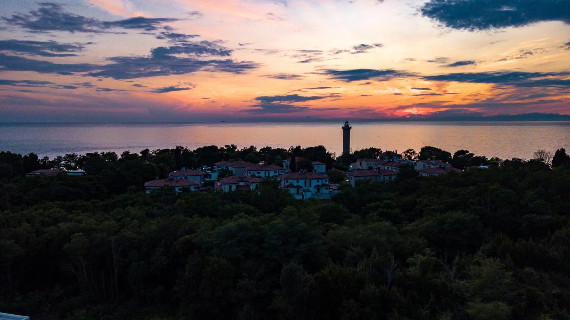 Baden Resort Basanija, Umag-With Sea View, Parking And 300M From The Beach Exterior photo